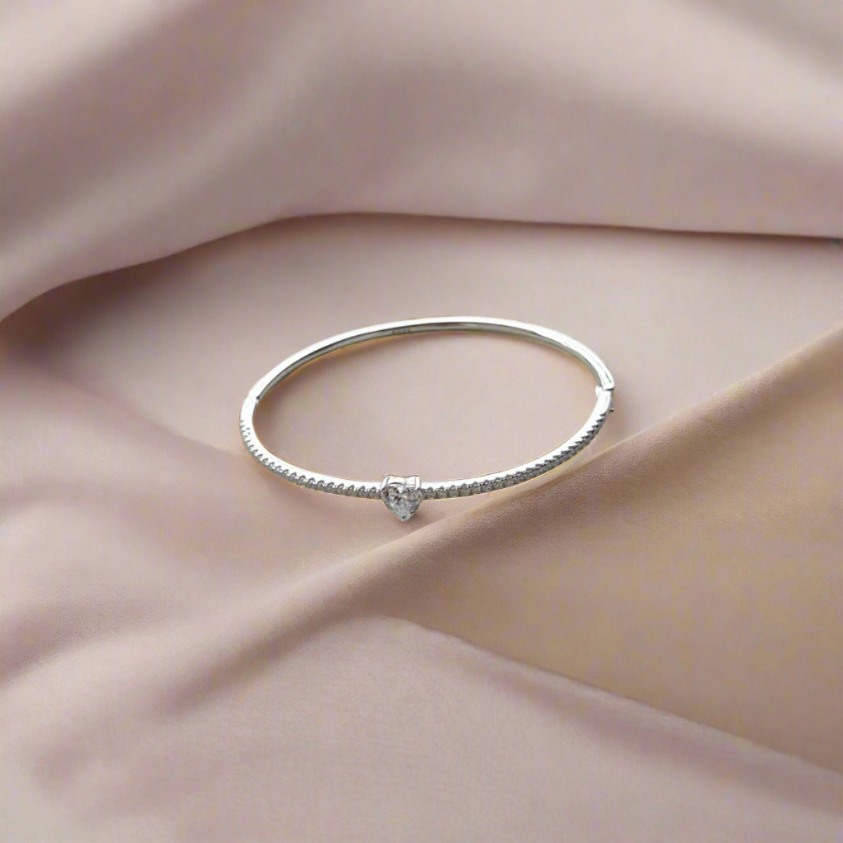 Selena Heart Bangle